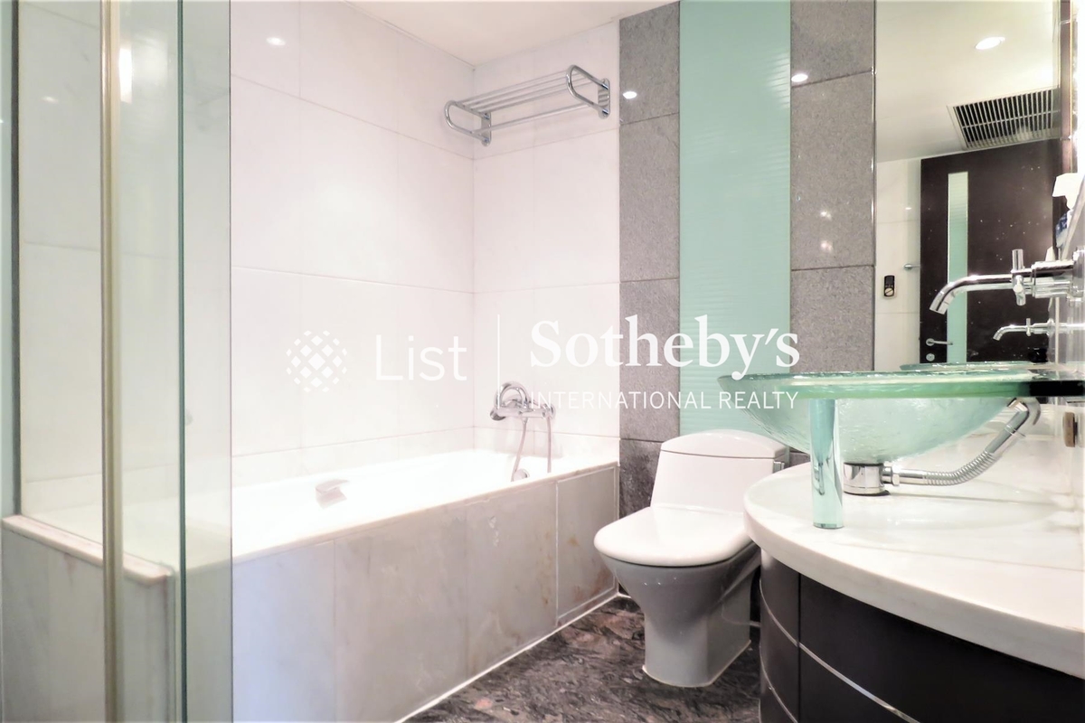 The Harbourside 君臨天下 | Master Bathroom