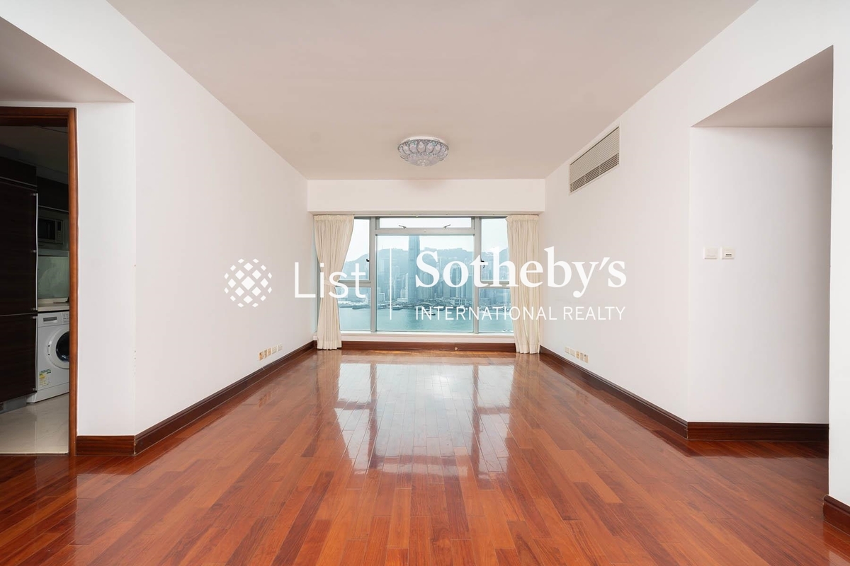 The Harbourside 君臨天下 | Living and Dining Room