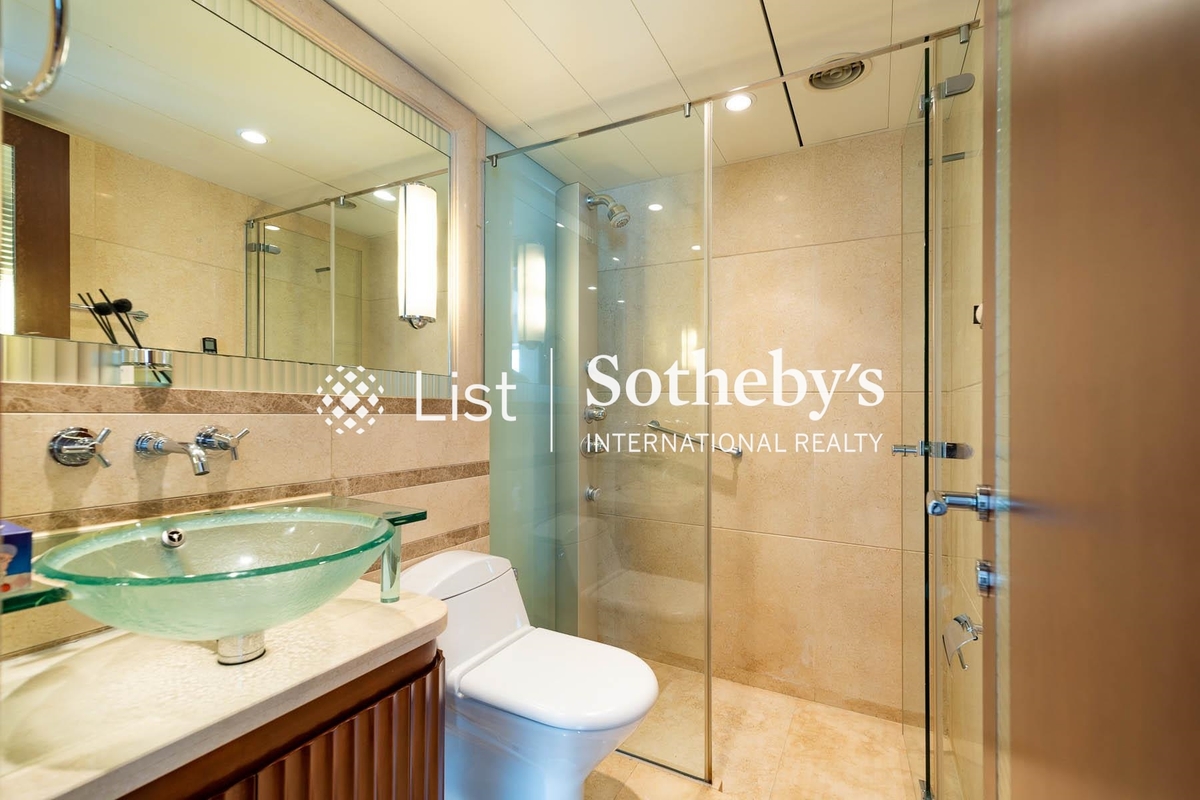 The Harbourside 君臨天下 | Guest Bathroom