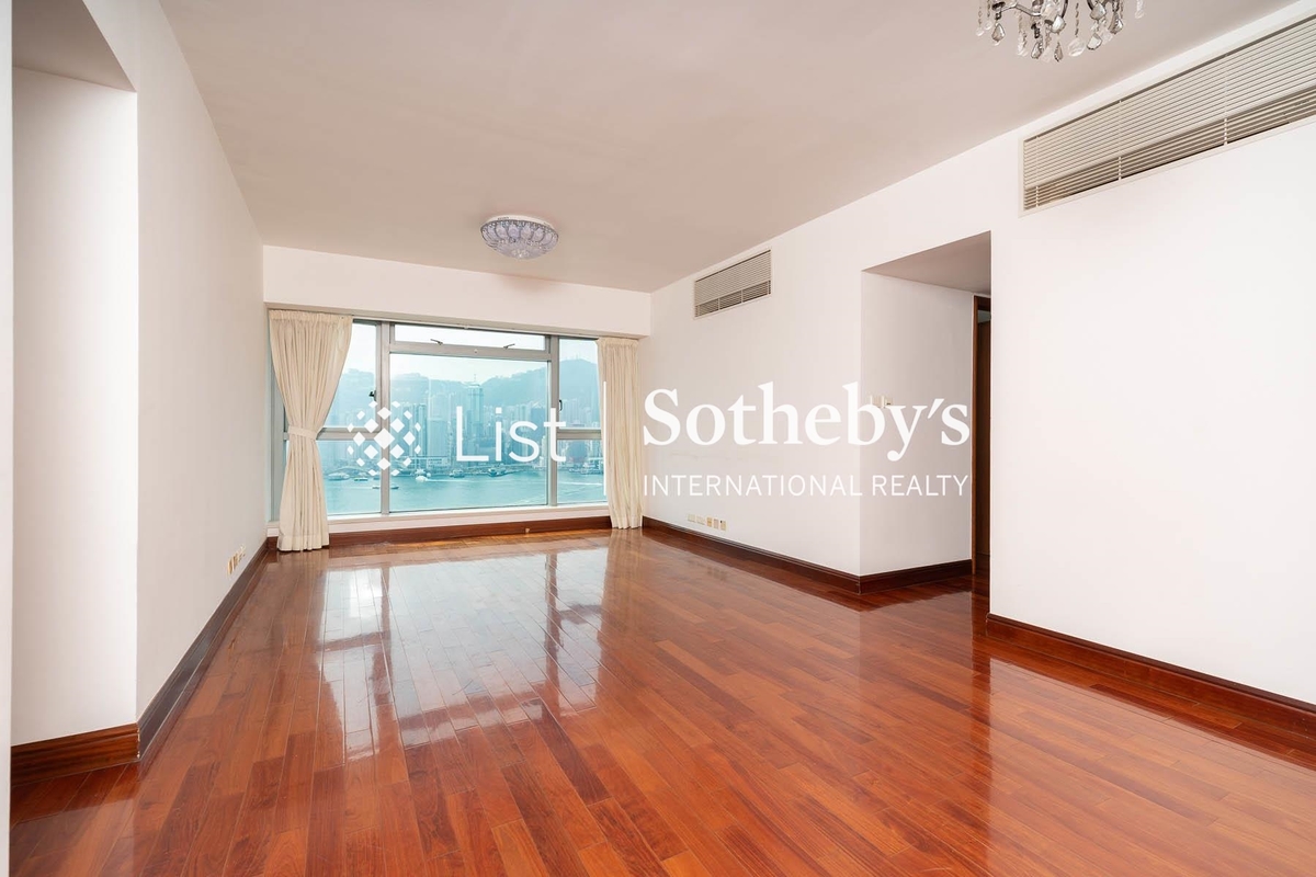 The Harbourside 君臨天下 | Living and Dining Room