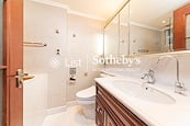 United Mansion 騰黃閣 | Master Bathroom