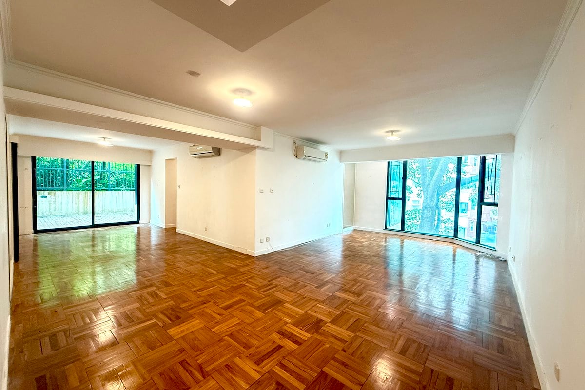 Kennedy Court 顯輝豪庭 | Living and Dining Room