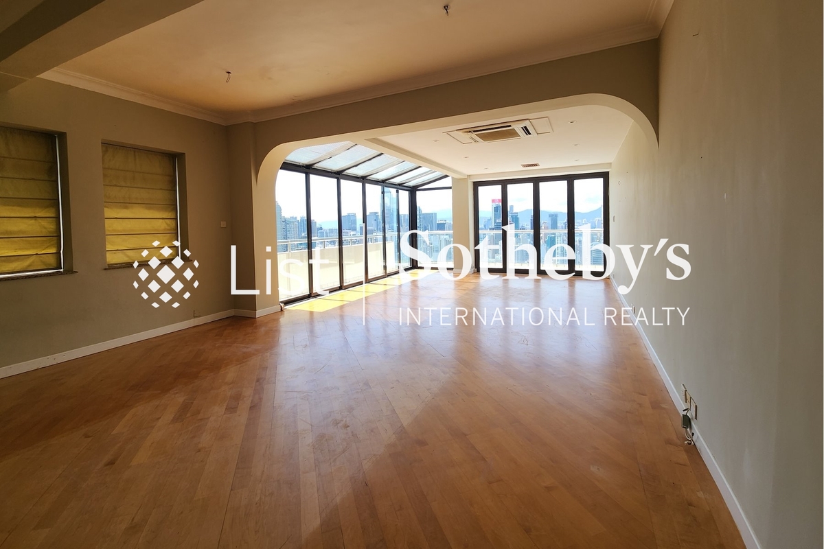 No. 10 Tung Shan Terrace 東山臺10號 | Living Room