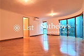 No. 11 Tung Shan Terrace 東山臺11號 | Living and Dining Room