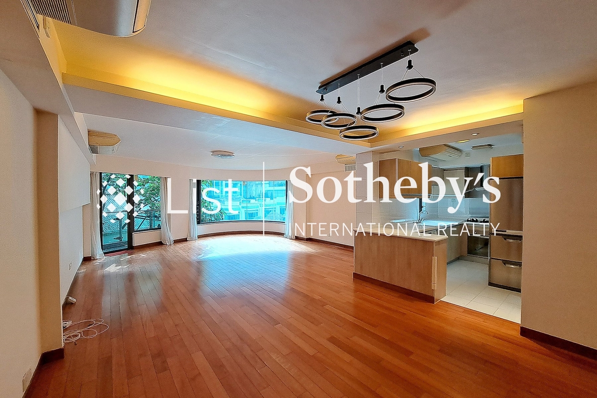 No. 12 Tung Shan Terrace 东山台12号 |  Living and Dining Room