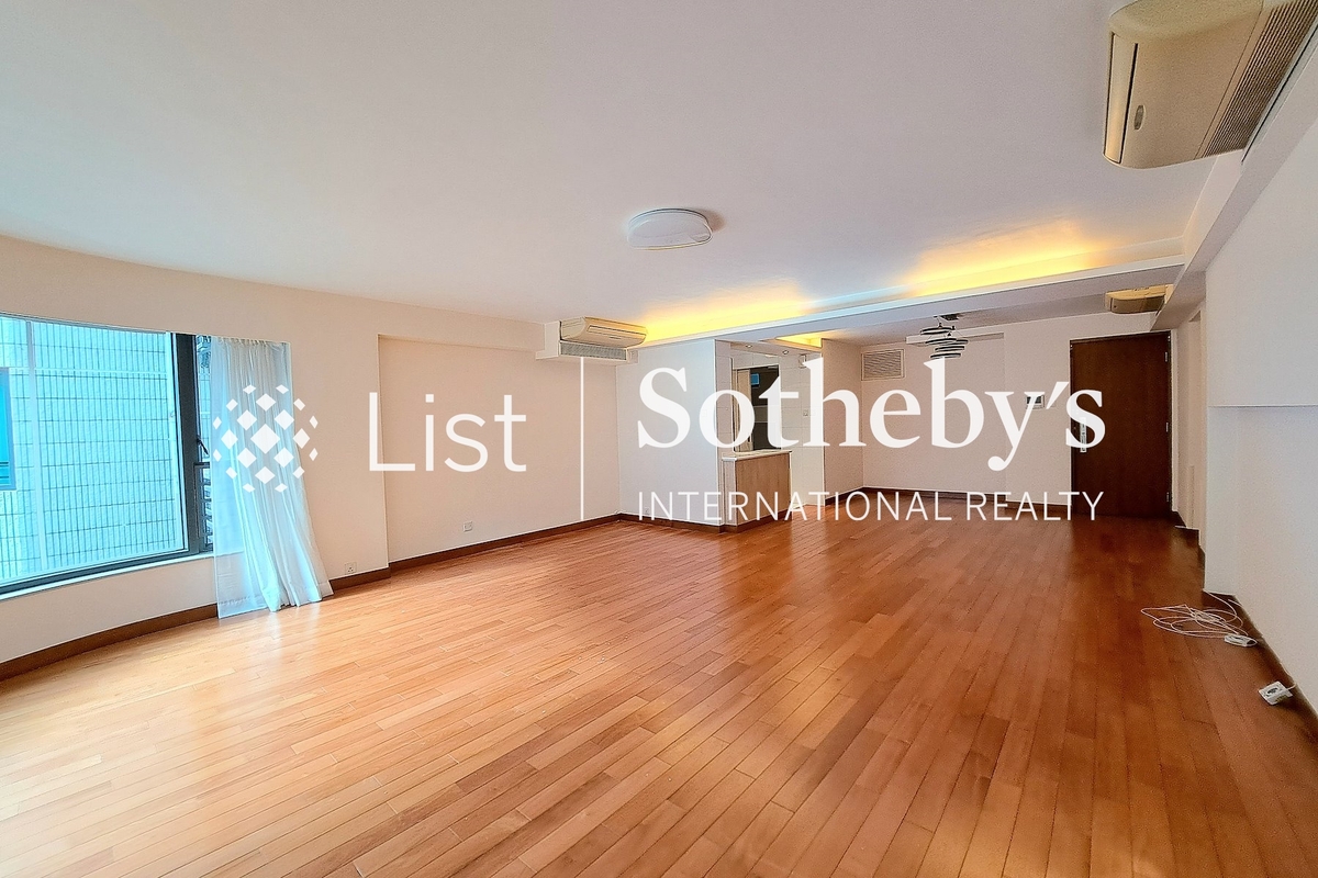 No. 12 Tung Shan Terrace 东山台12号 | Living and Dining Room