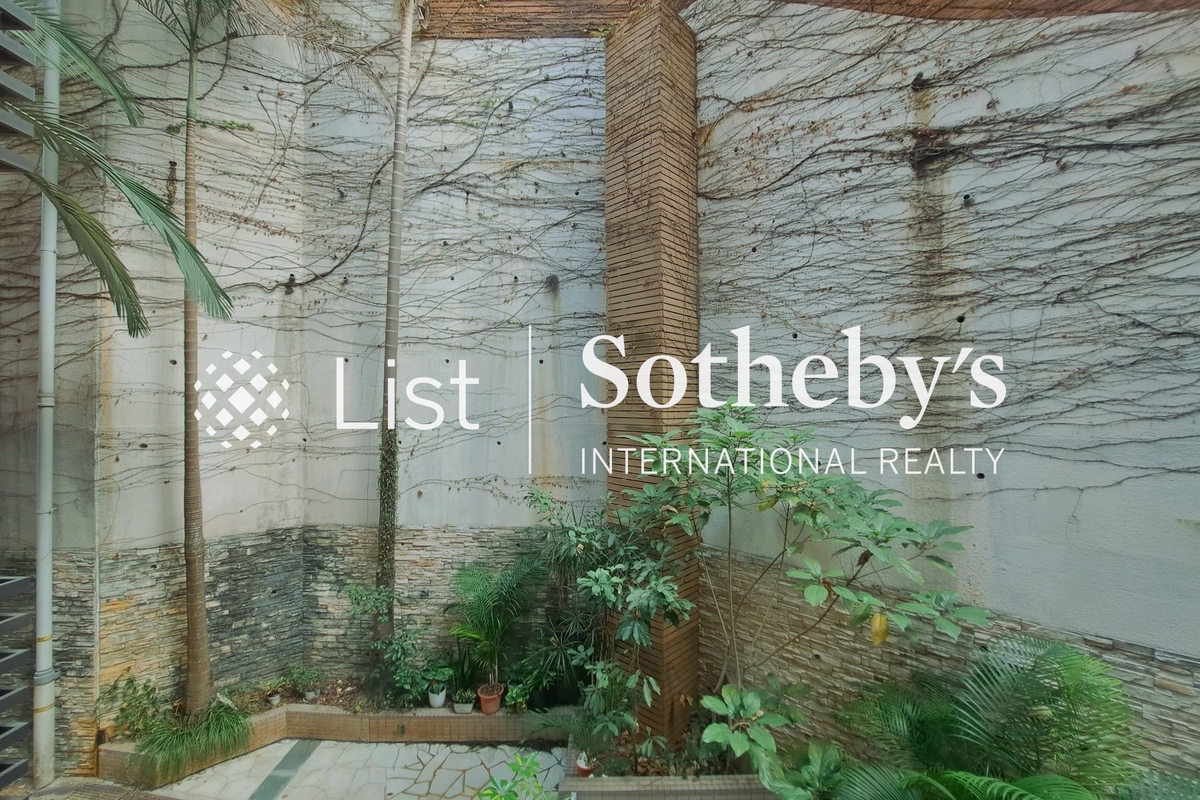 No. 12 Tung Shan Terrace 东山台12号 | View from Second Bedroom