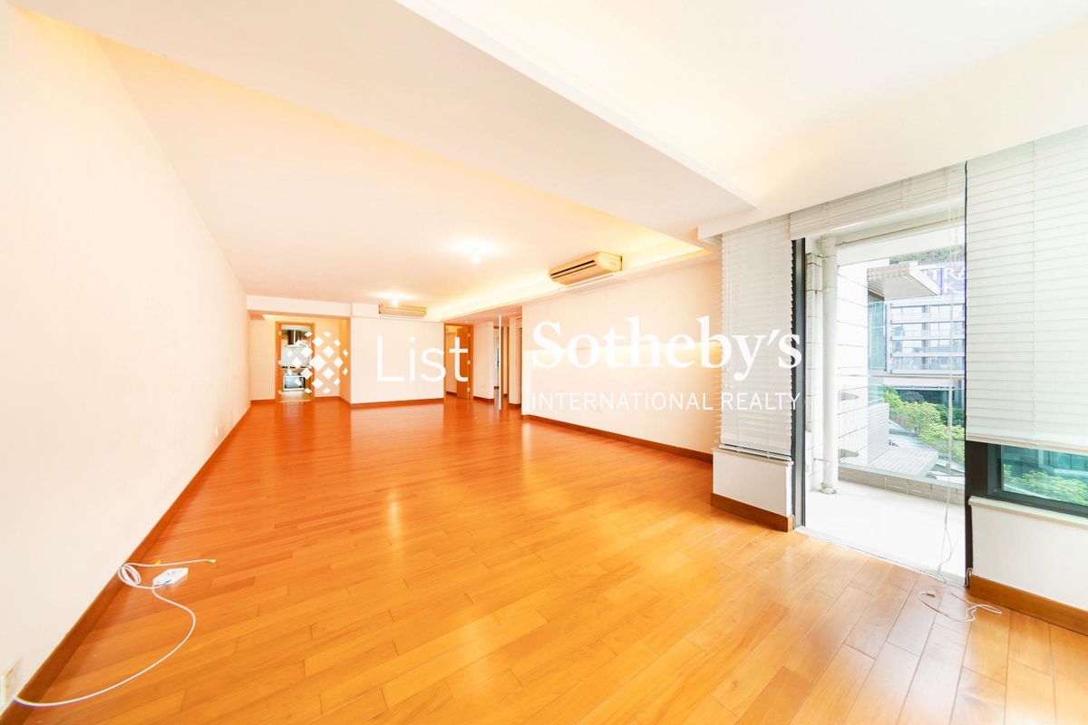 No. 12 Tung Shan Terrace 東山臺12號 | Living and Dining Room