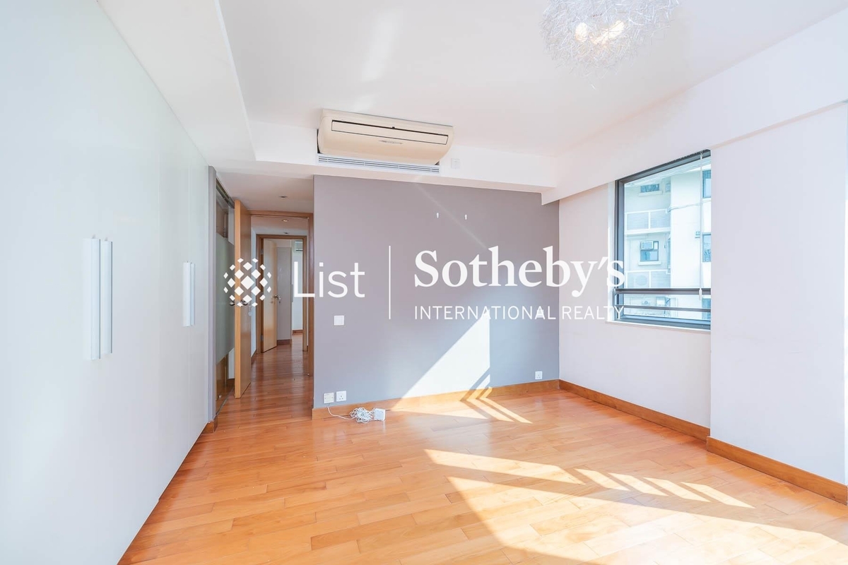 No. 12 Tung Shan Terrace 東山臺12號 | Master Bedroom