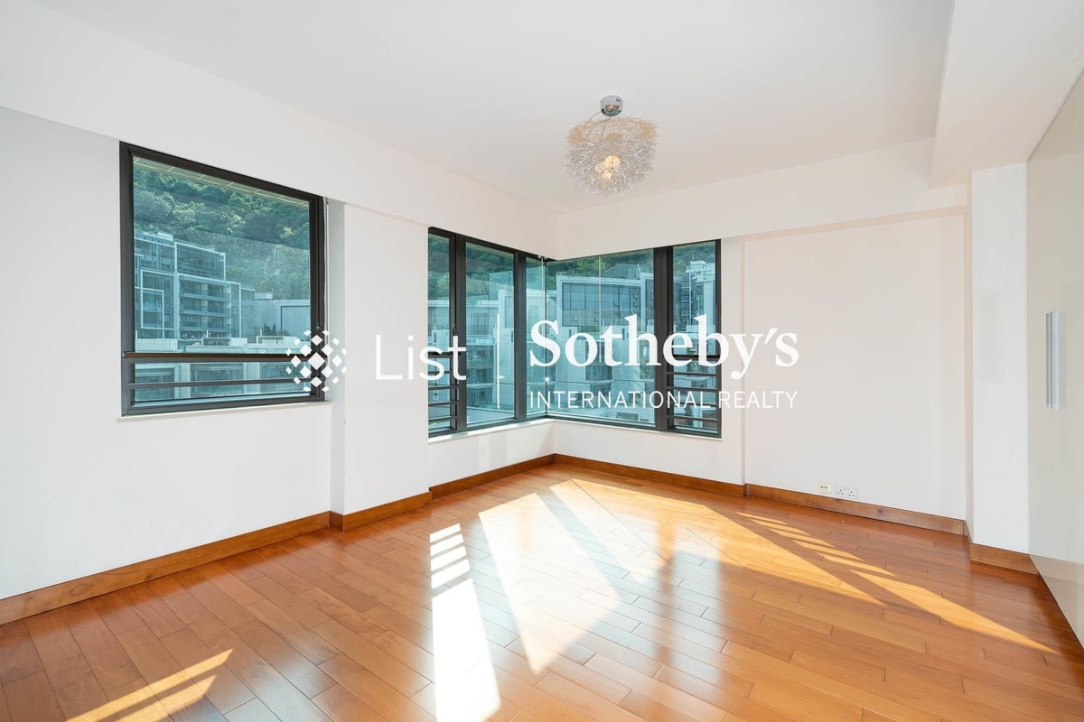No. 12 Tung Shan Terrace 東山臺12號 | Master Bedroom