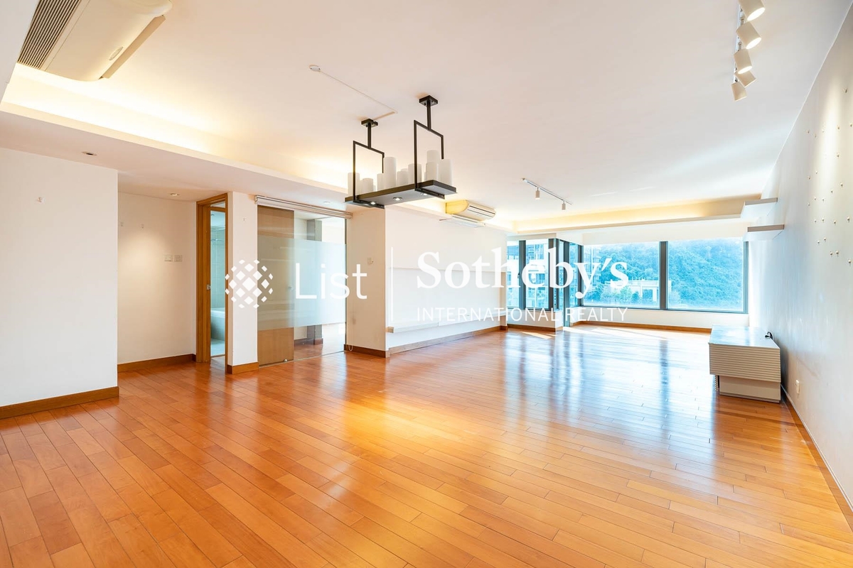 No. 12 Tung Shan Terrace 東山臺12號 | Living and Dining Room