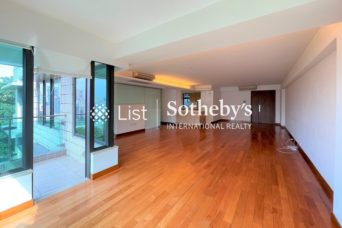 No. 12 Tung Shan Terrace 東山臺12號 | Living and Dining Room