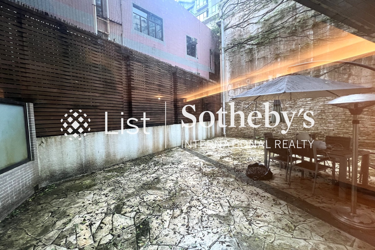 No. 12 Tung Shan Terrace 東山臺12號 | Private Terrace off Living Room