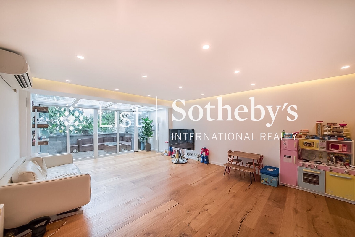 Gallant Place 嘉逸居 | Living and Dining Room