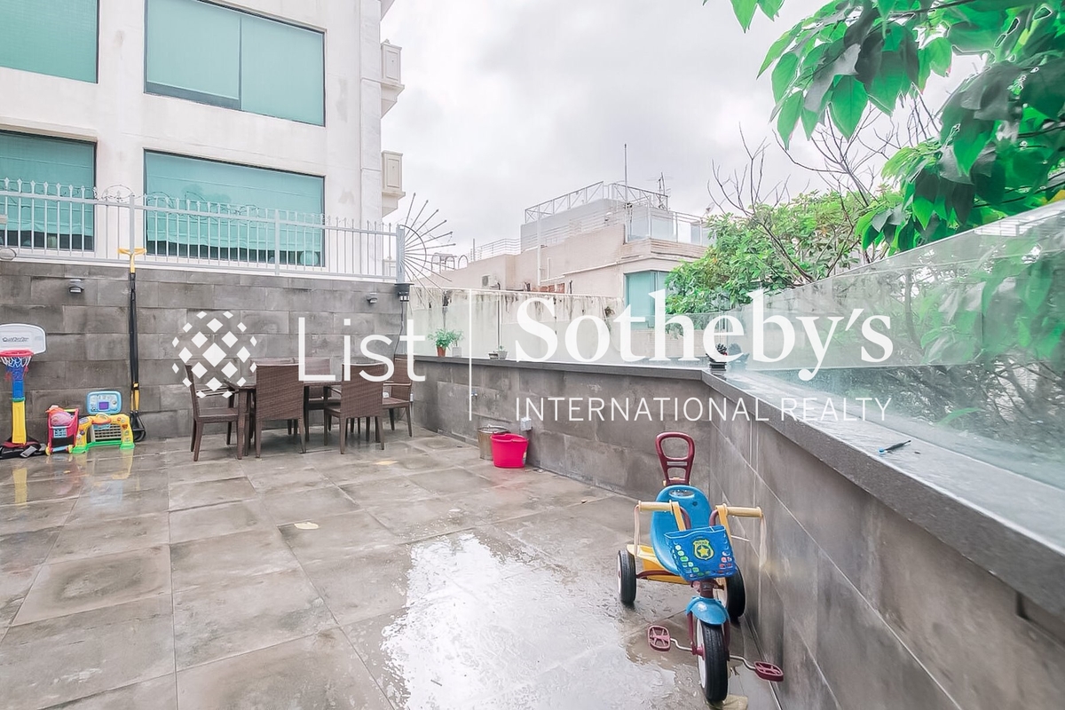 Gallant Place 嘉逸居 | Private Terrace off Living and Dining Room