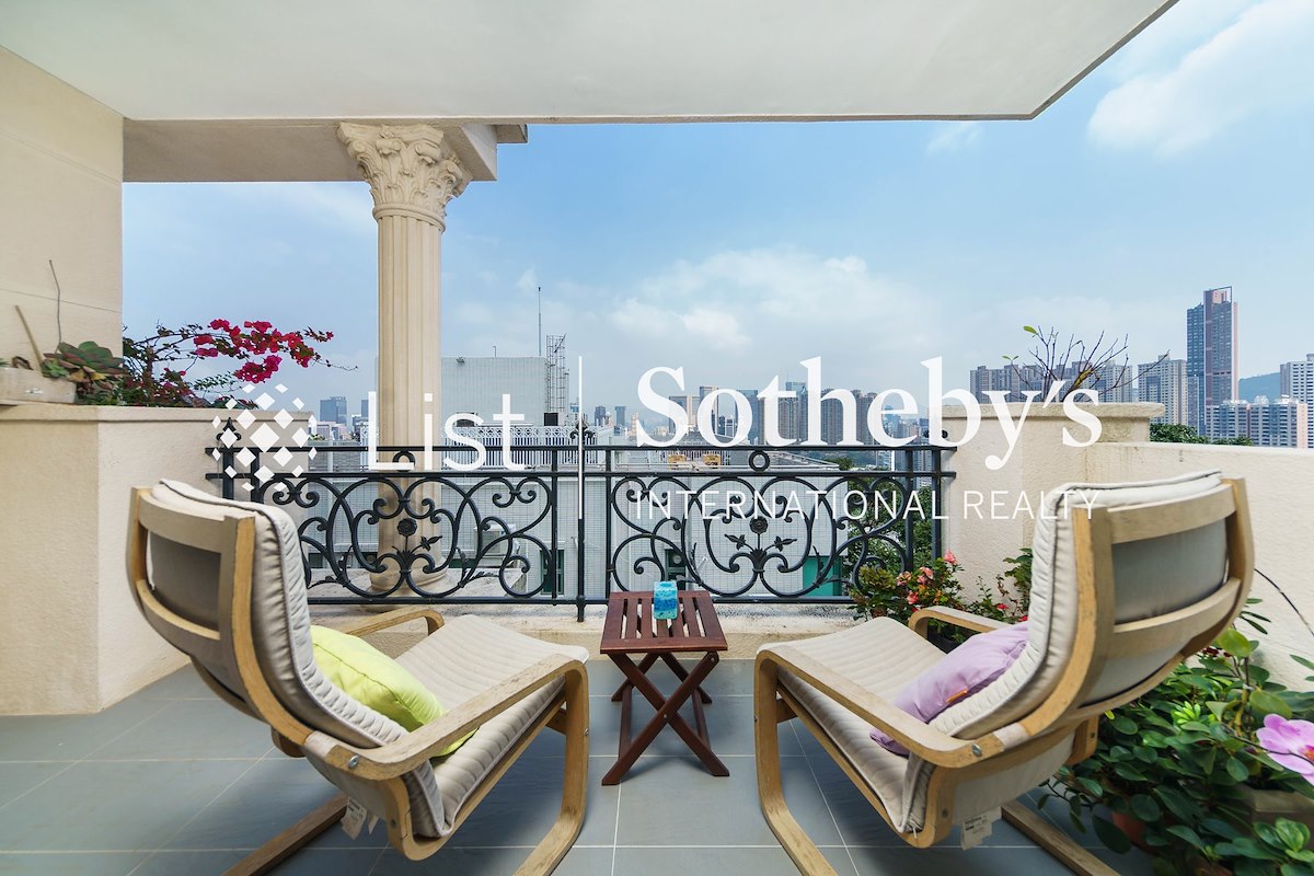 Richery Palace 德信豪庭 | Balcony off Living and Dining Room
