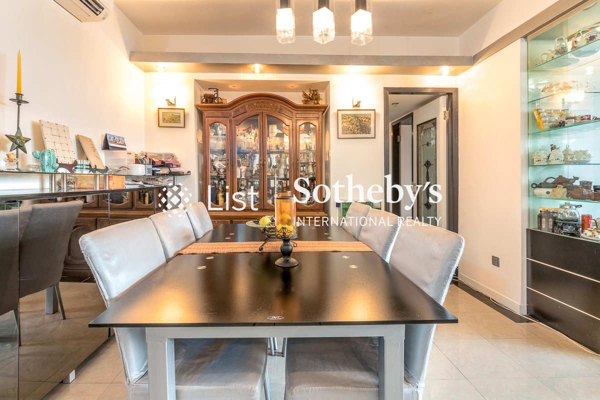 Mandarin Villa 文華新邨 | Dining Room