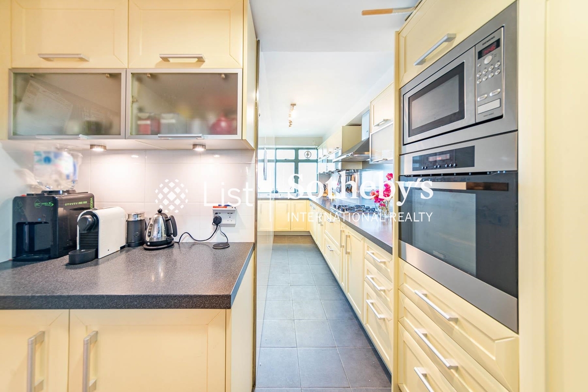 18 Tung Shan Terrace 東山臺18號 | Kitchen