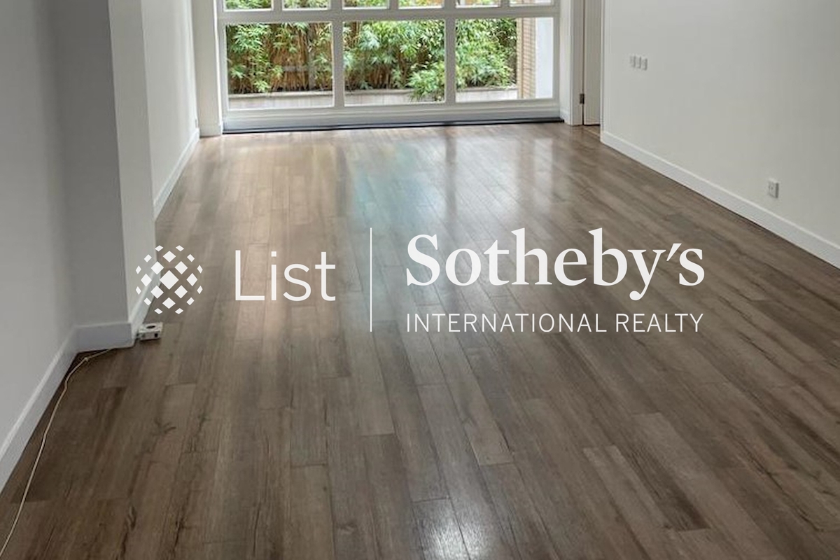 Moon Fair Mansion 滿輝大廈 | Living Room