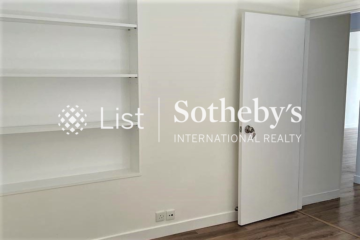 Moon Fair Mansion 滿輝大廈 | Master Bedroom