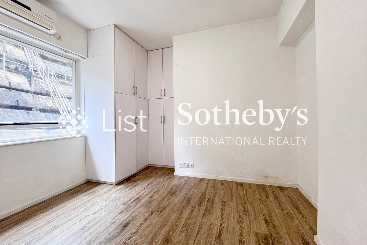 Moon Fair Mansion 滿輝大廈 | Third Bedroom