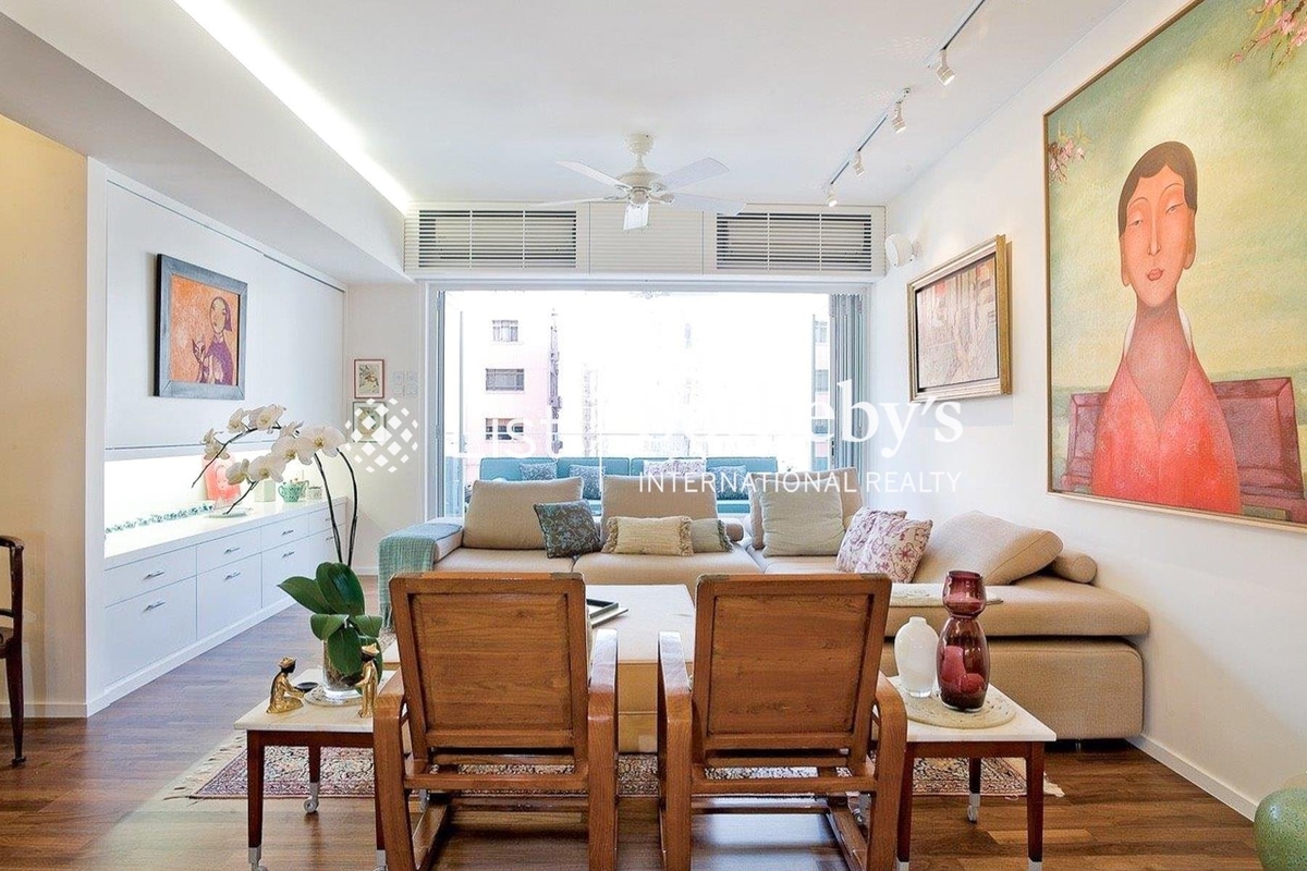 Moon Fair Mansion 滿輝大廈 | Living and Dining Room