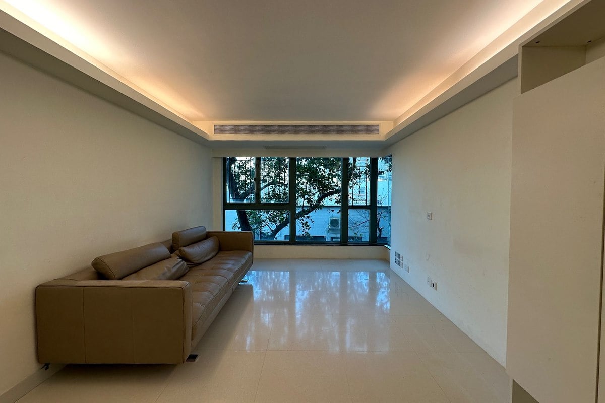 22 Tung Shan Terrace 東山臺22號 | Living and Dining Room