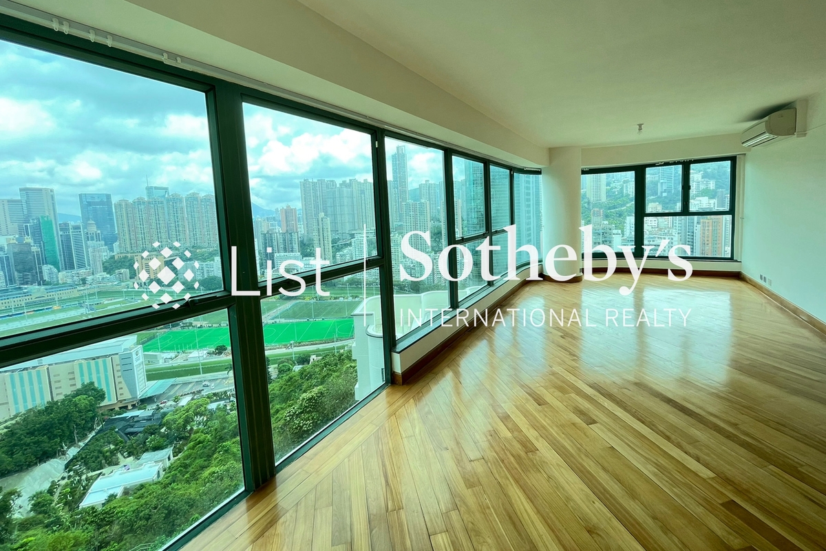 22 Tung Shan Terrace 東山臺22號 | Living and Dining Room