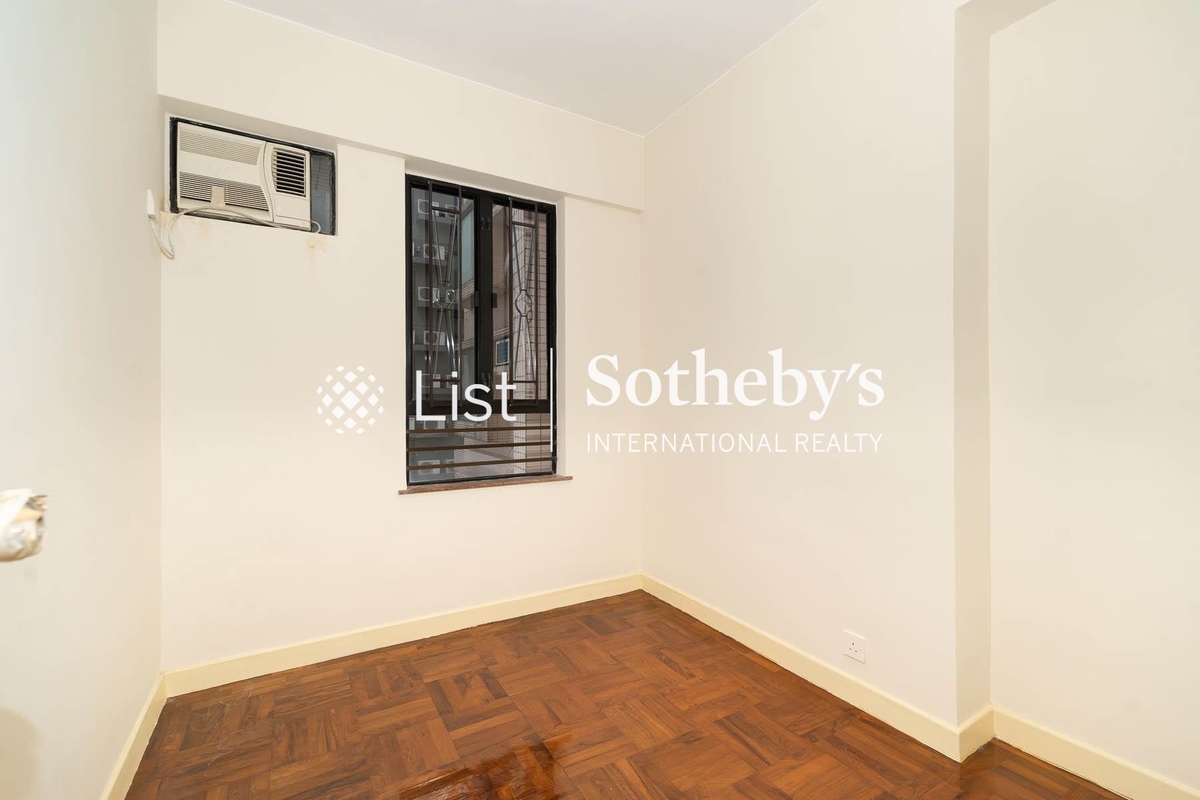 1 Tai Hang Road 大坑道1號 | Third Bedroom