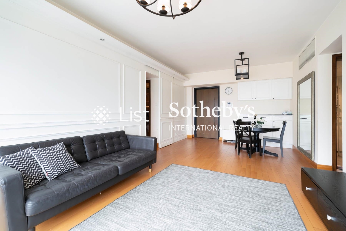 The Harbourside 君臨天下 | Living and Dining Room