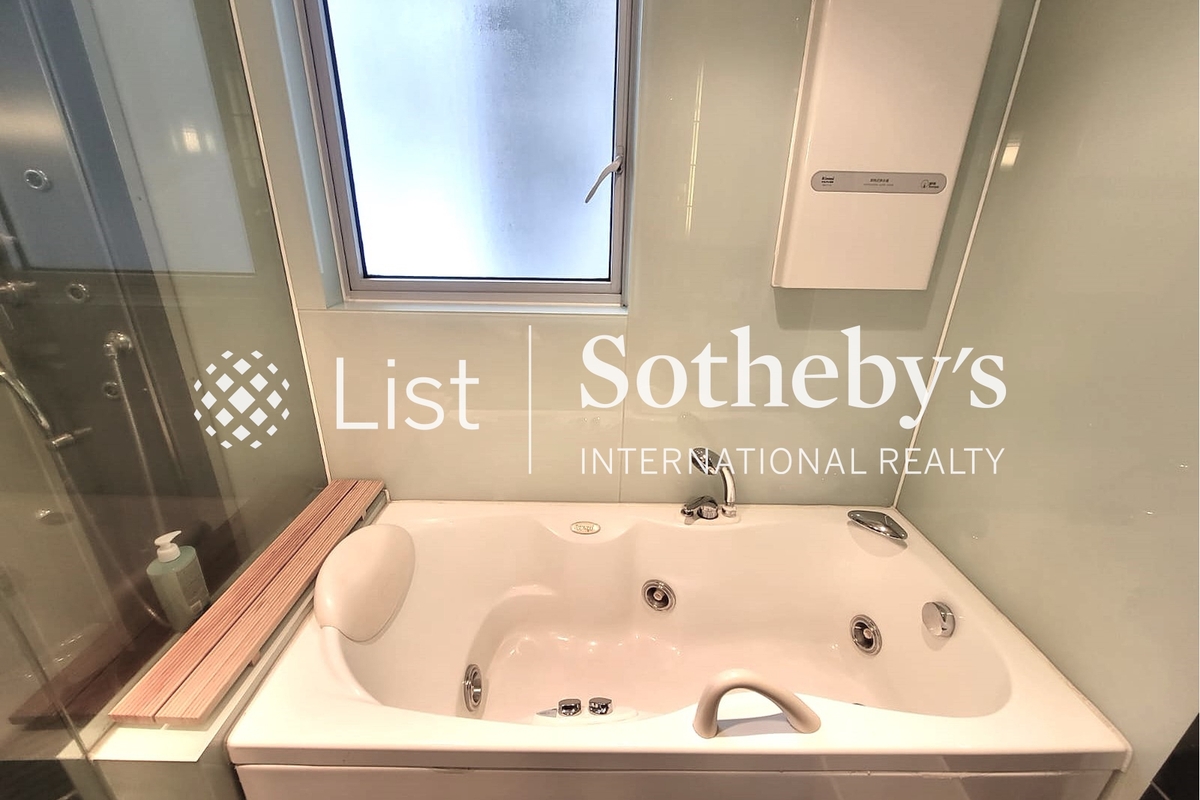 The Harbourside 君臨天下 | Master Bathroom