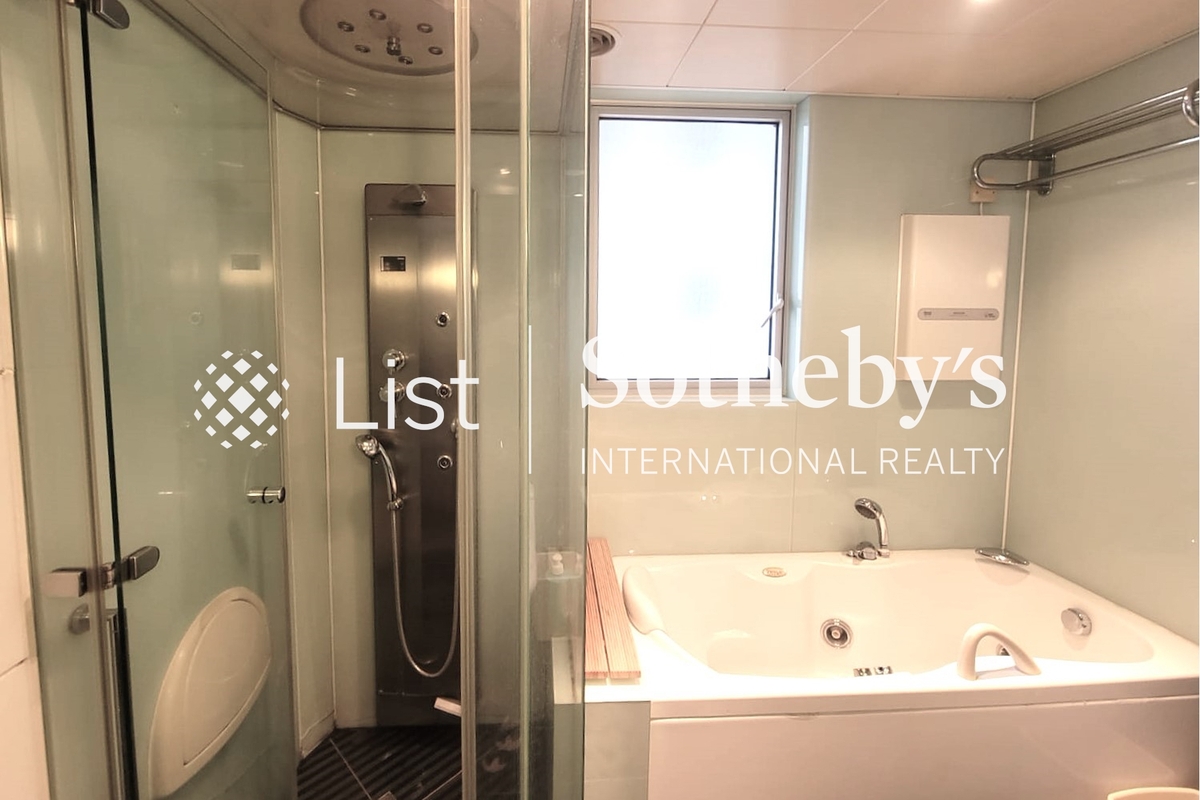 The Harbourside 君臨天下 | Master Bathroom