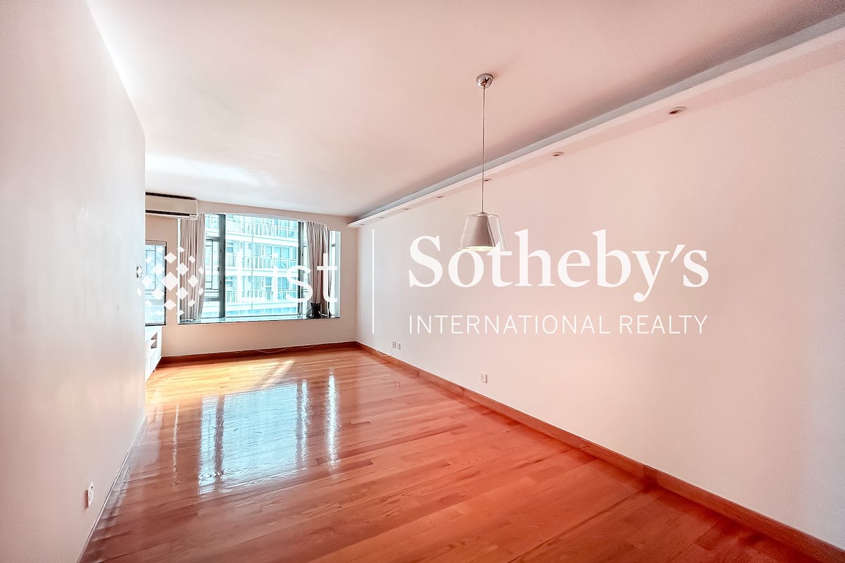 Hollywood Terrace 荷李活华庭 | Living and Dining Room