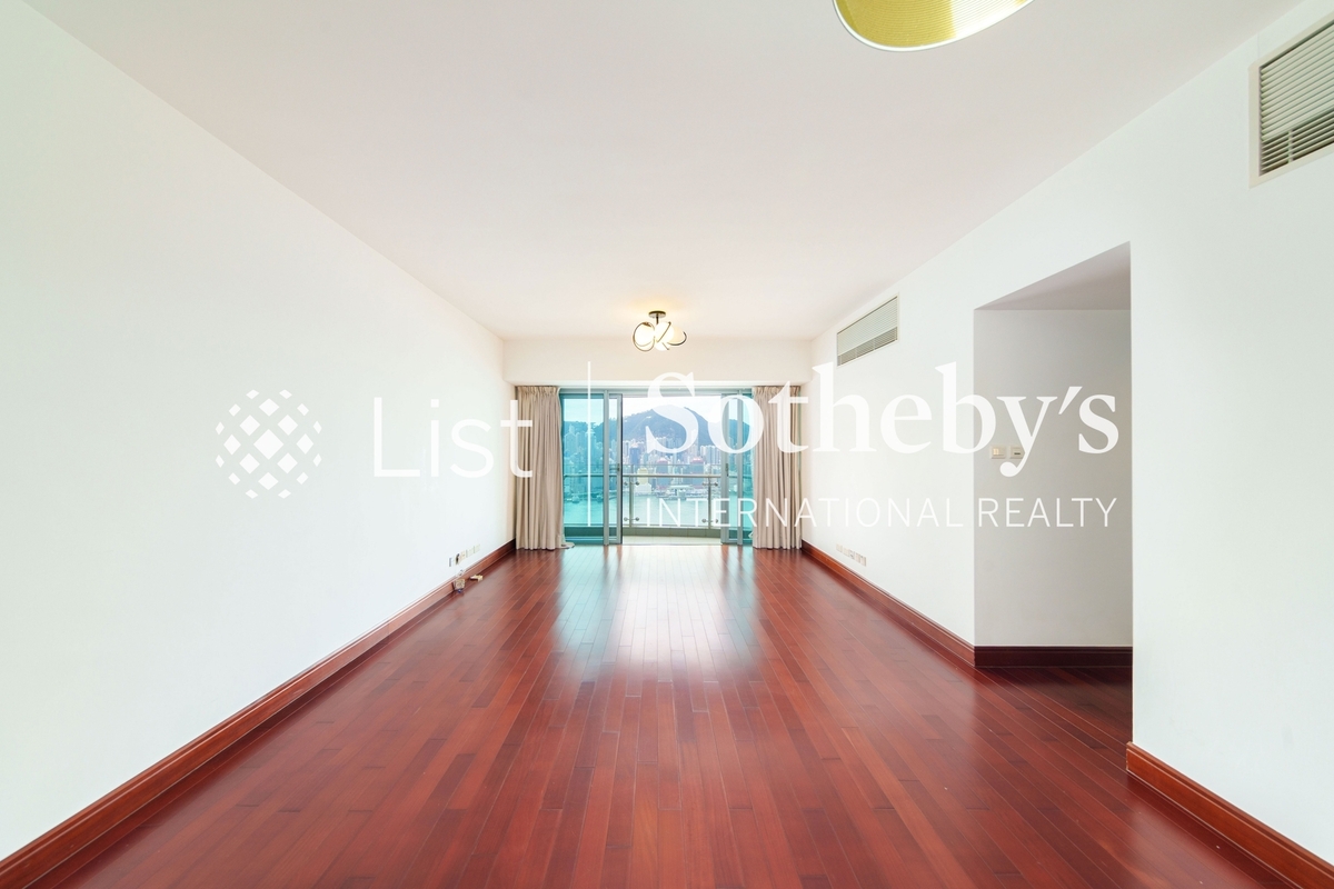 The Harbourside 君臨天下 | Living and Dining Room