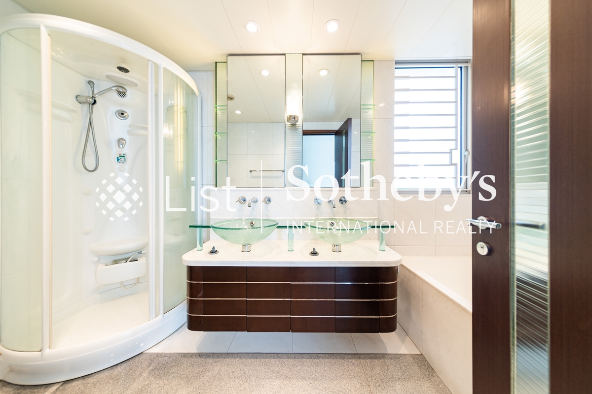 The Harbourside 君臨天下 | Master Bathroom