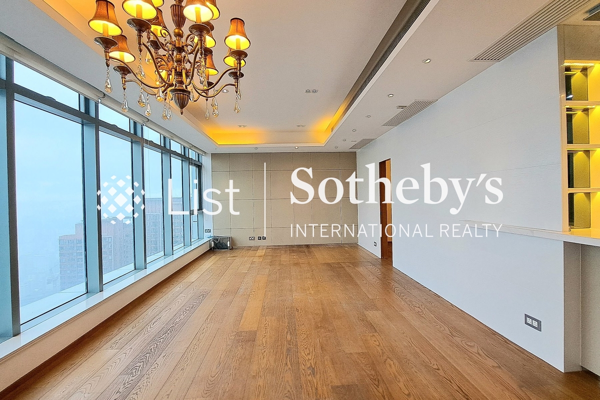 The Harbourside 君臨天下 | Living and Dining Room