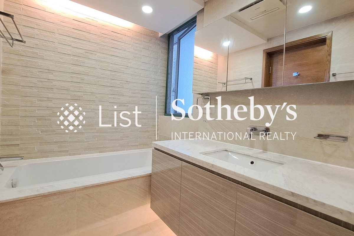 The Harbourside 君臨天下 | Master Bathroom