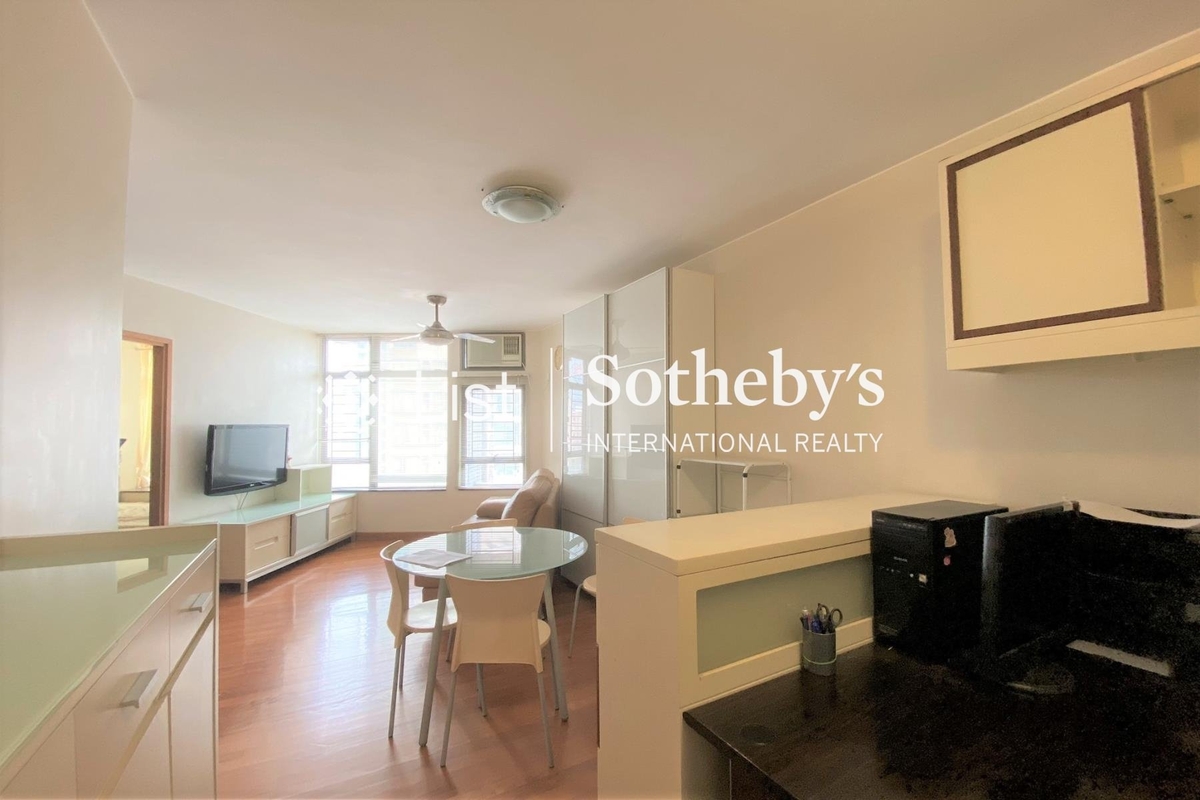 Hollywood Terrace 荷李活華庭 | Living and Dining Room