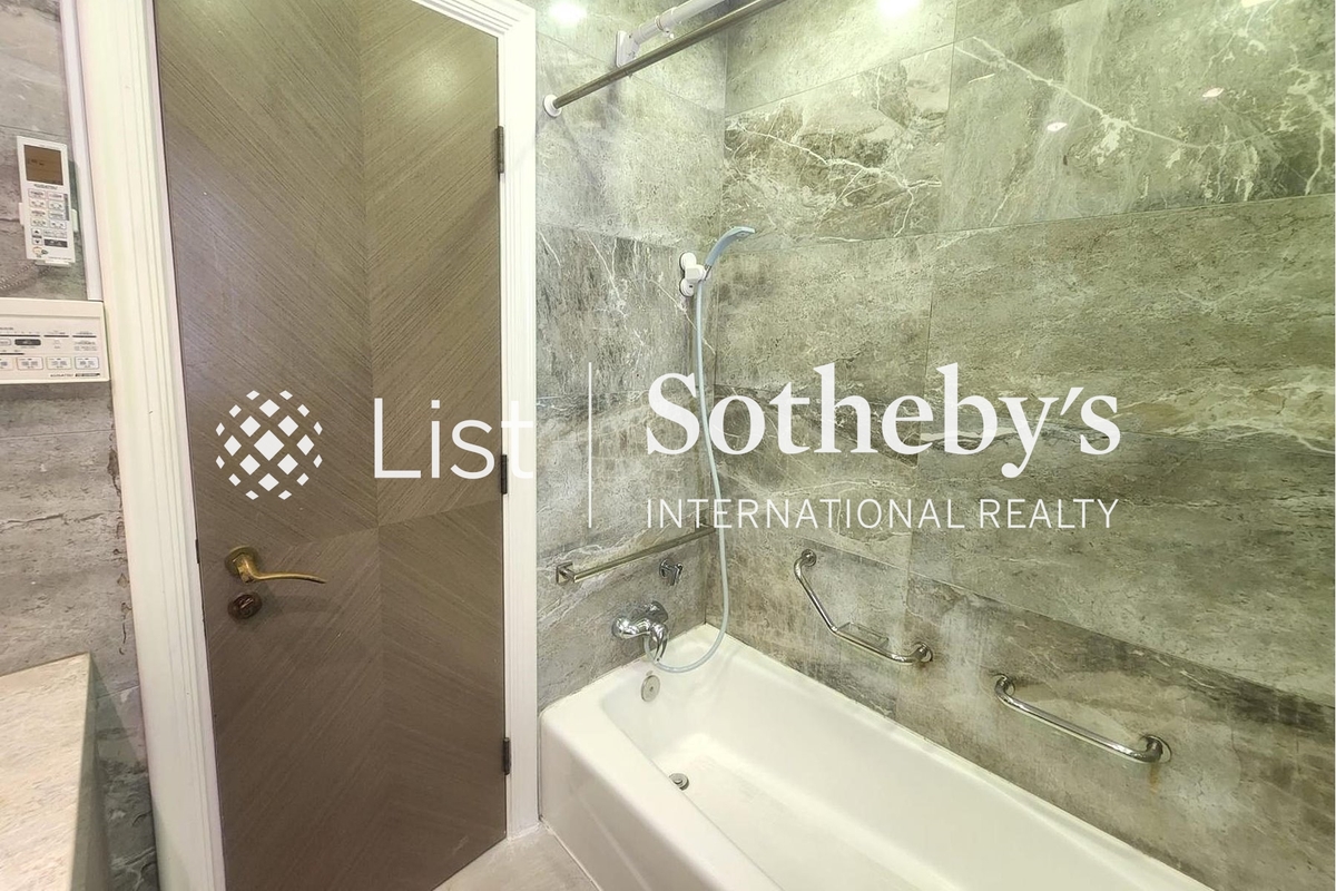 Sorrento 擎天半島 | Guest Bathroom