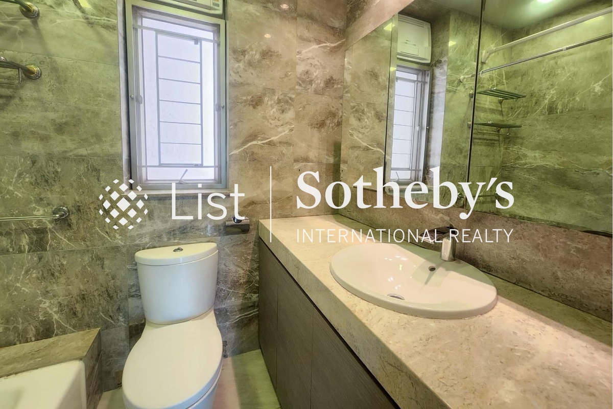 Sorrento 擎天半島 | Guest Bathroom