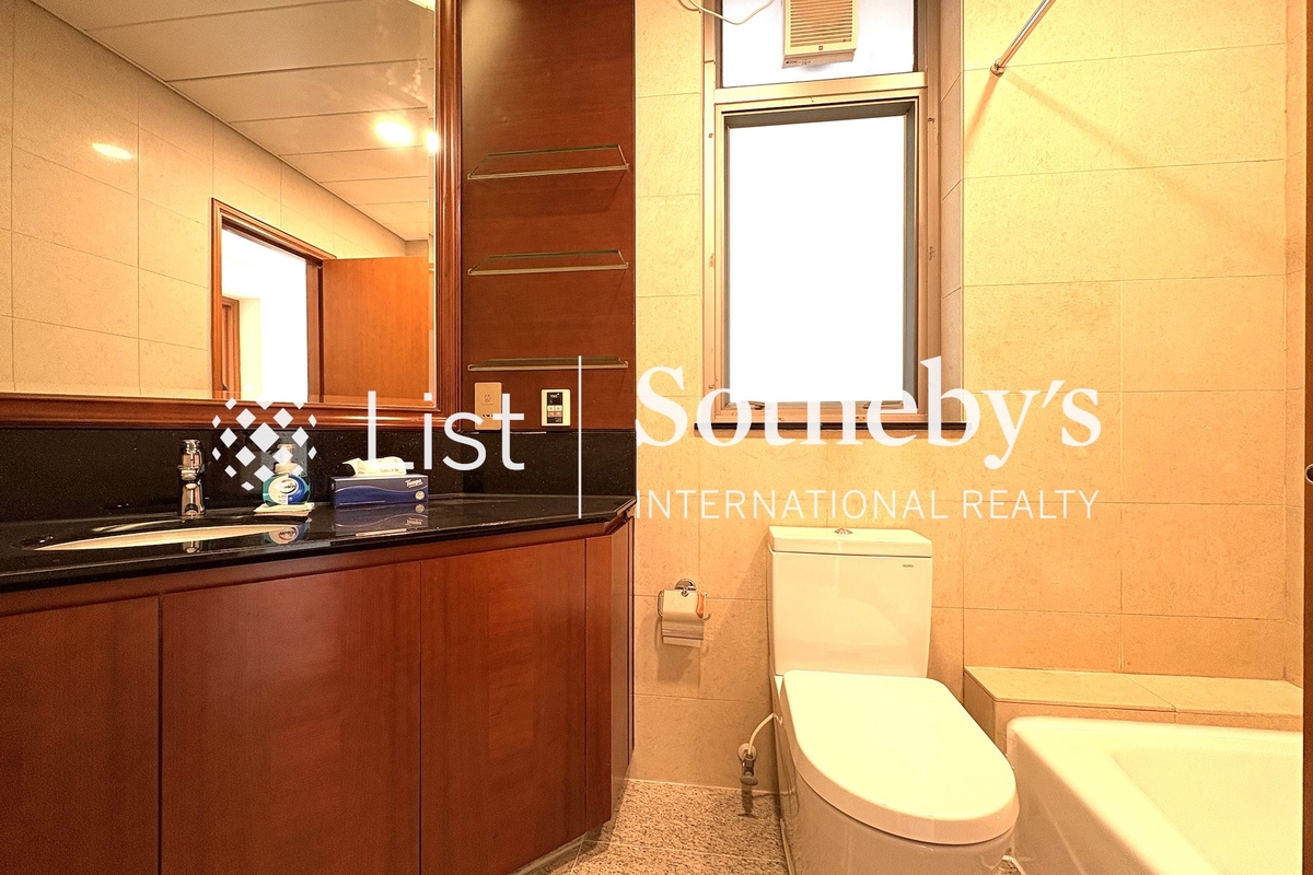 Sorrento 擎天半島 | Master Bathroom