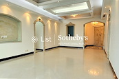 Sorrento 擎天半島 | Living and Dining Room