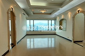 Sorrento 擎天半島 | Living and Dining Room