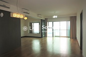 Sorrento 擎天半島 | Living and Dining Room