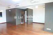 Sorrento 擎天半島 | Living and Dining Room