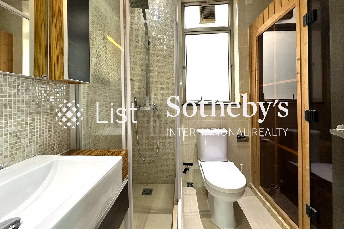 Sorrento 擎天半島 | Guest Bathroom