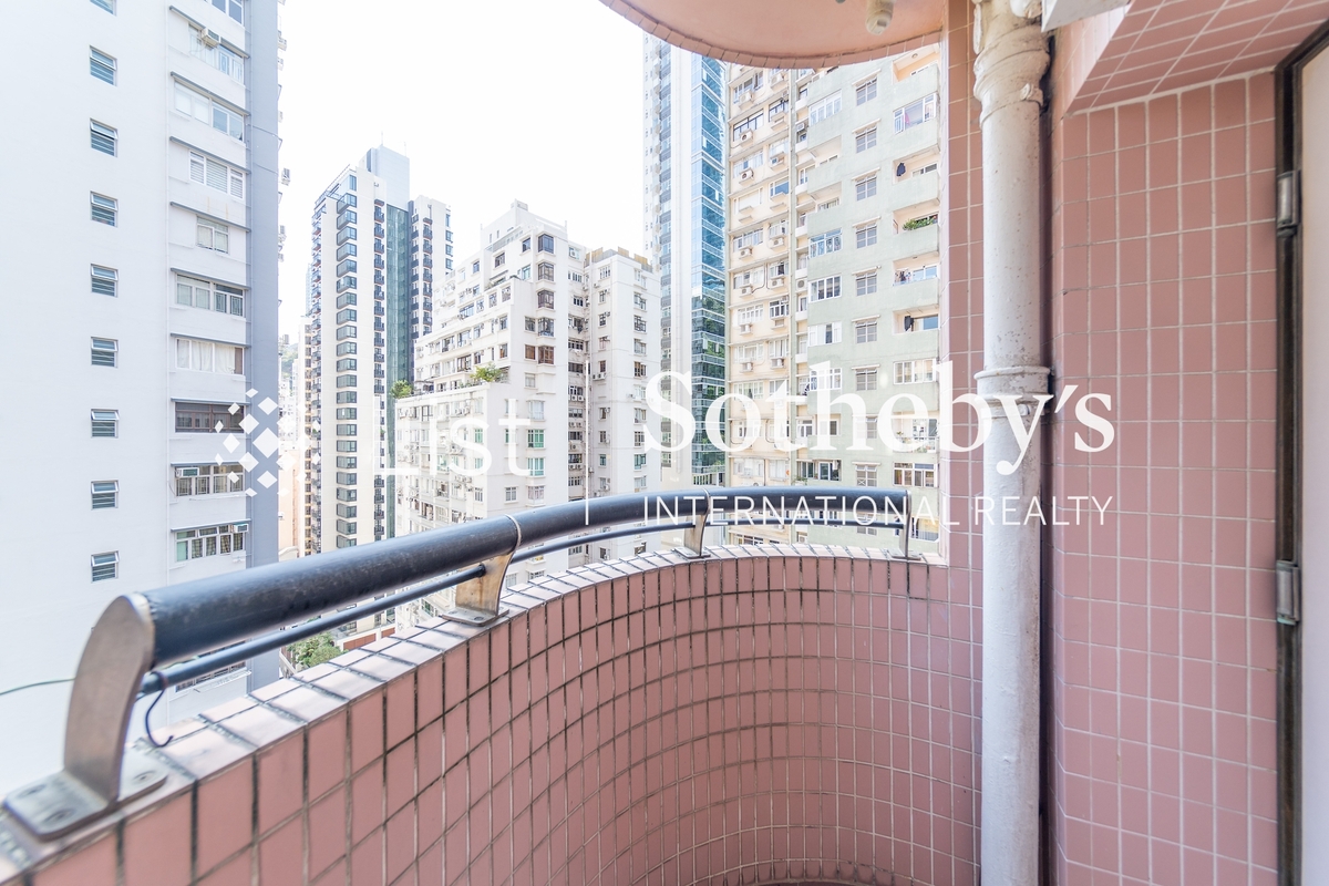 Village Garden 慧莉苑 | Balcony off Kitchen