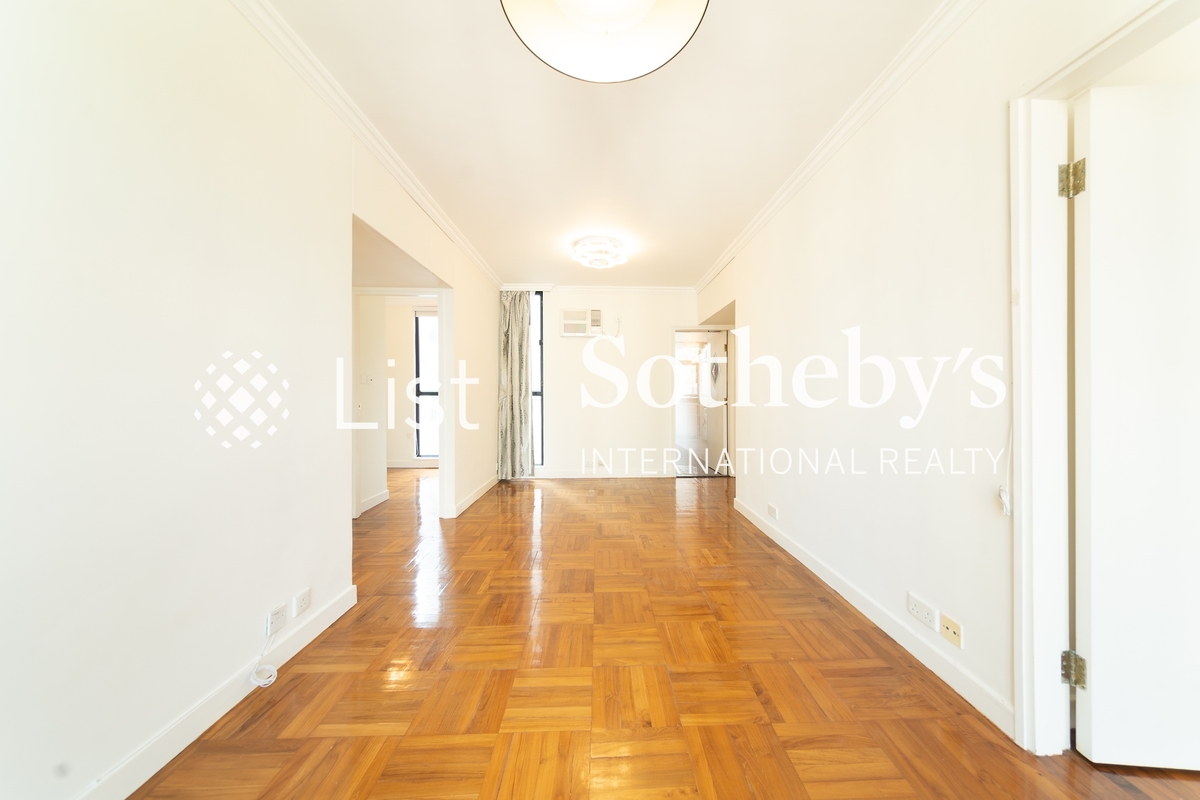 Village Garden 慧莉苑 | Living and Dining Room