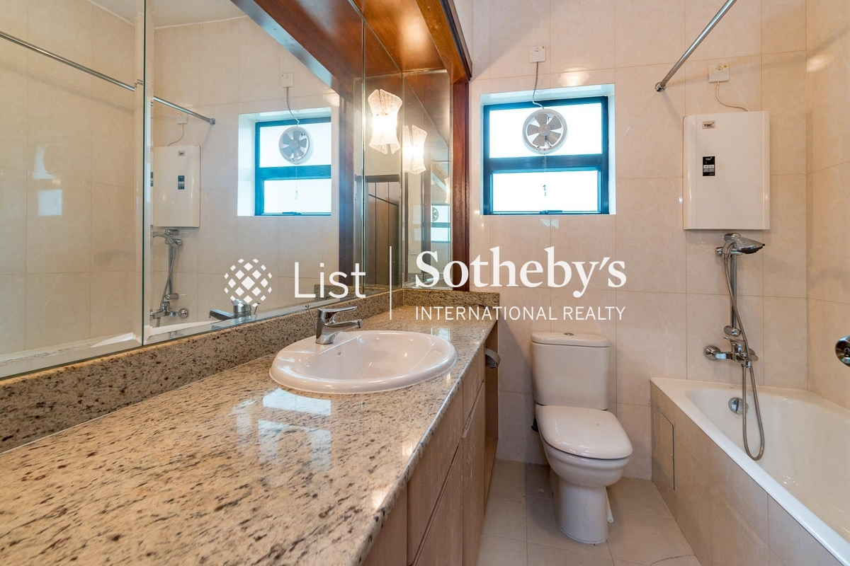 Yee Lin Mansion 彝年大廈 | Master Bathroom