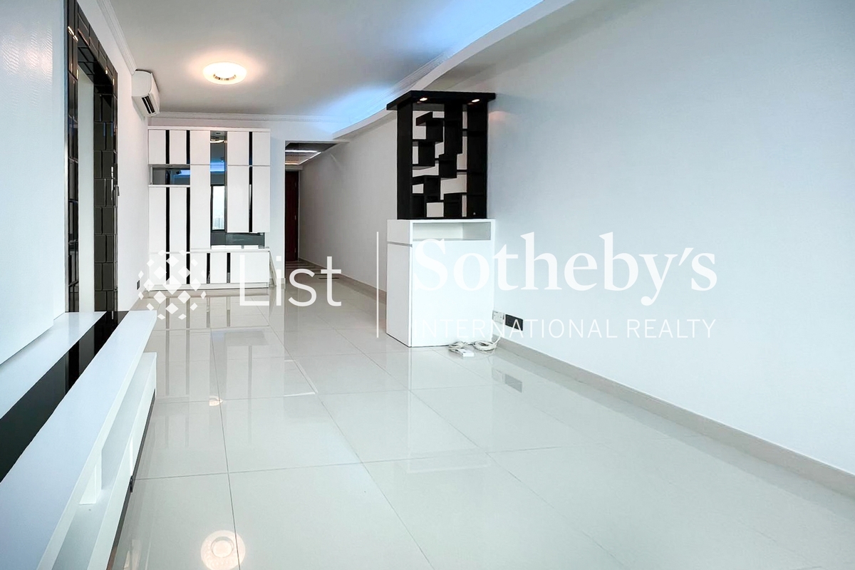 Sorrento 擎天半岛 | Living and Dining Room